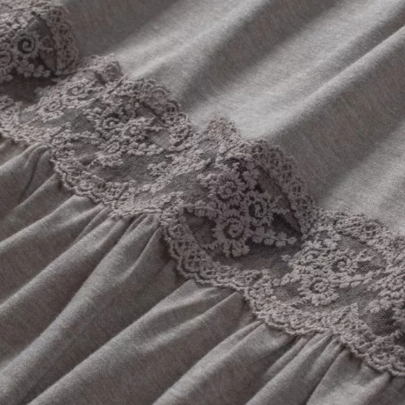 🔥New boutique Gray lace embroidery tank - Picture 4 of 11